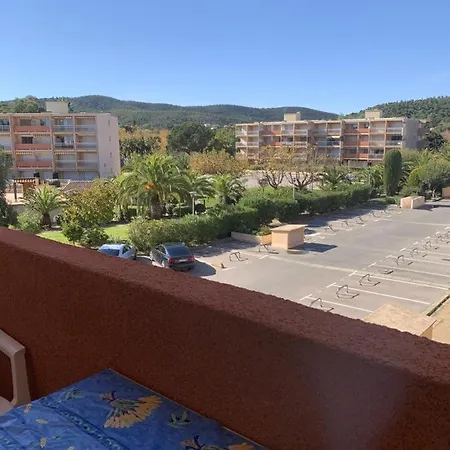 Apartment Les Rives De La Faviere Piscine Et Tennis Les Pieds Dans L'eau