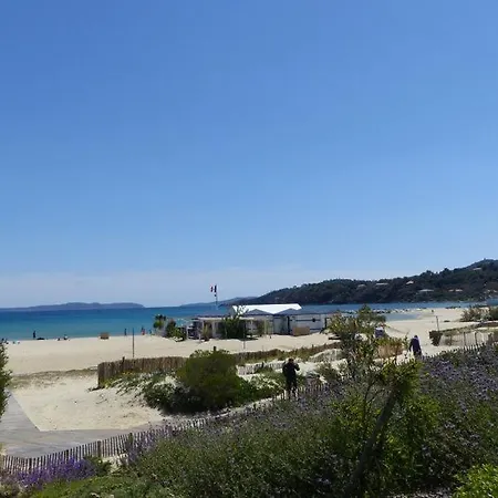 Les Rives De La Faviere Piscine Et Tennis Les Pieds Dans L'eau Apartment *